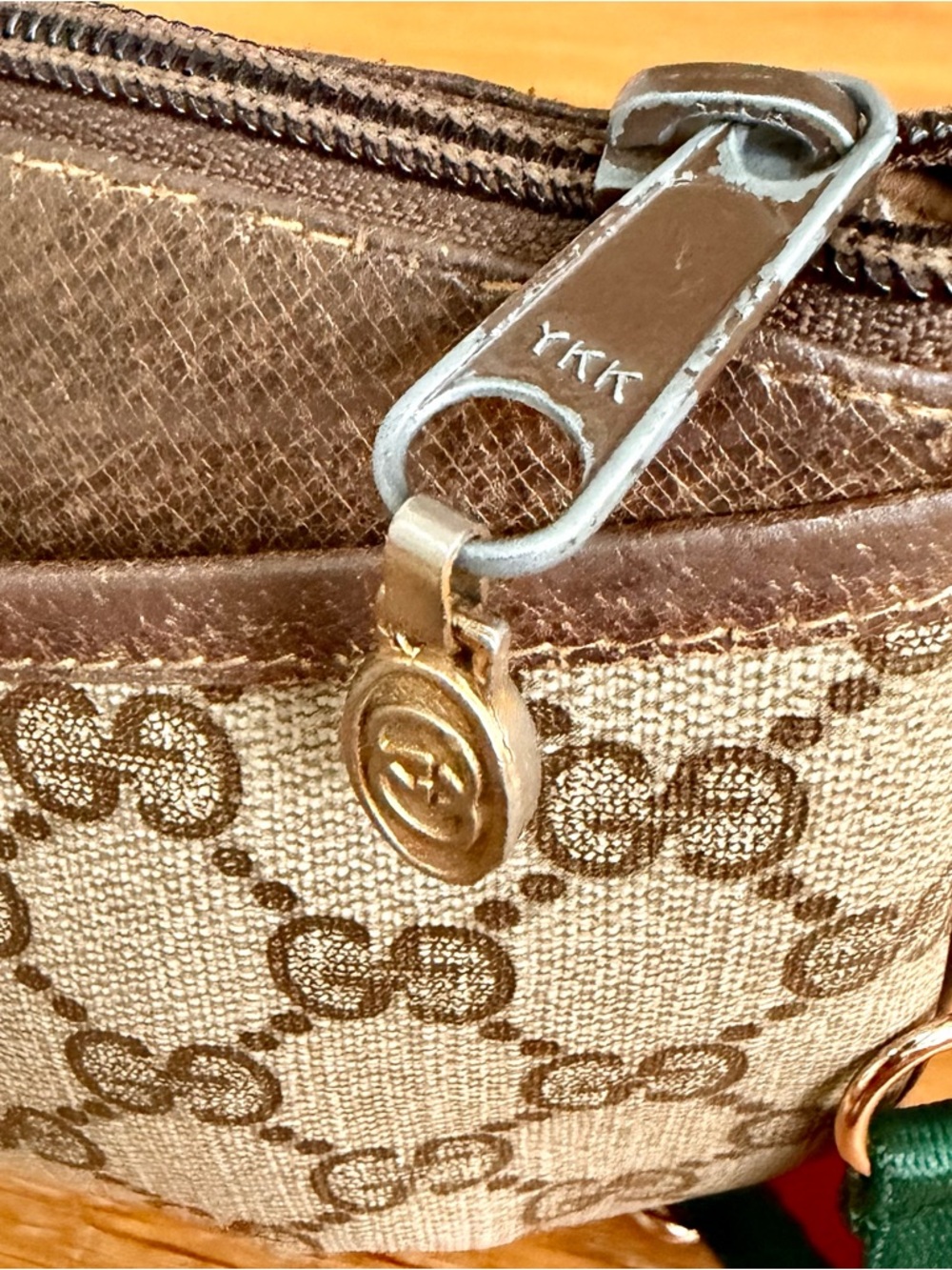 Gucci Authentic Vintage GG Supreme Monogram Shoulder / Crossbody Bag - Picture 6 of 13